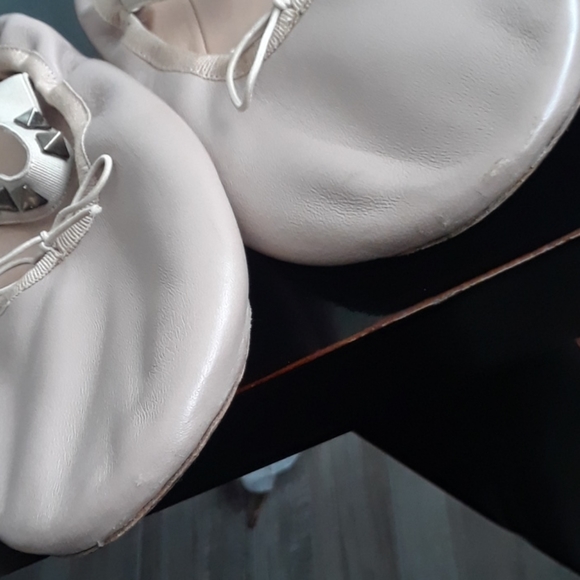 VALENTINO ROCKSTUD BALLET.. - Picture 3 of 6